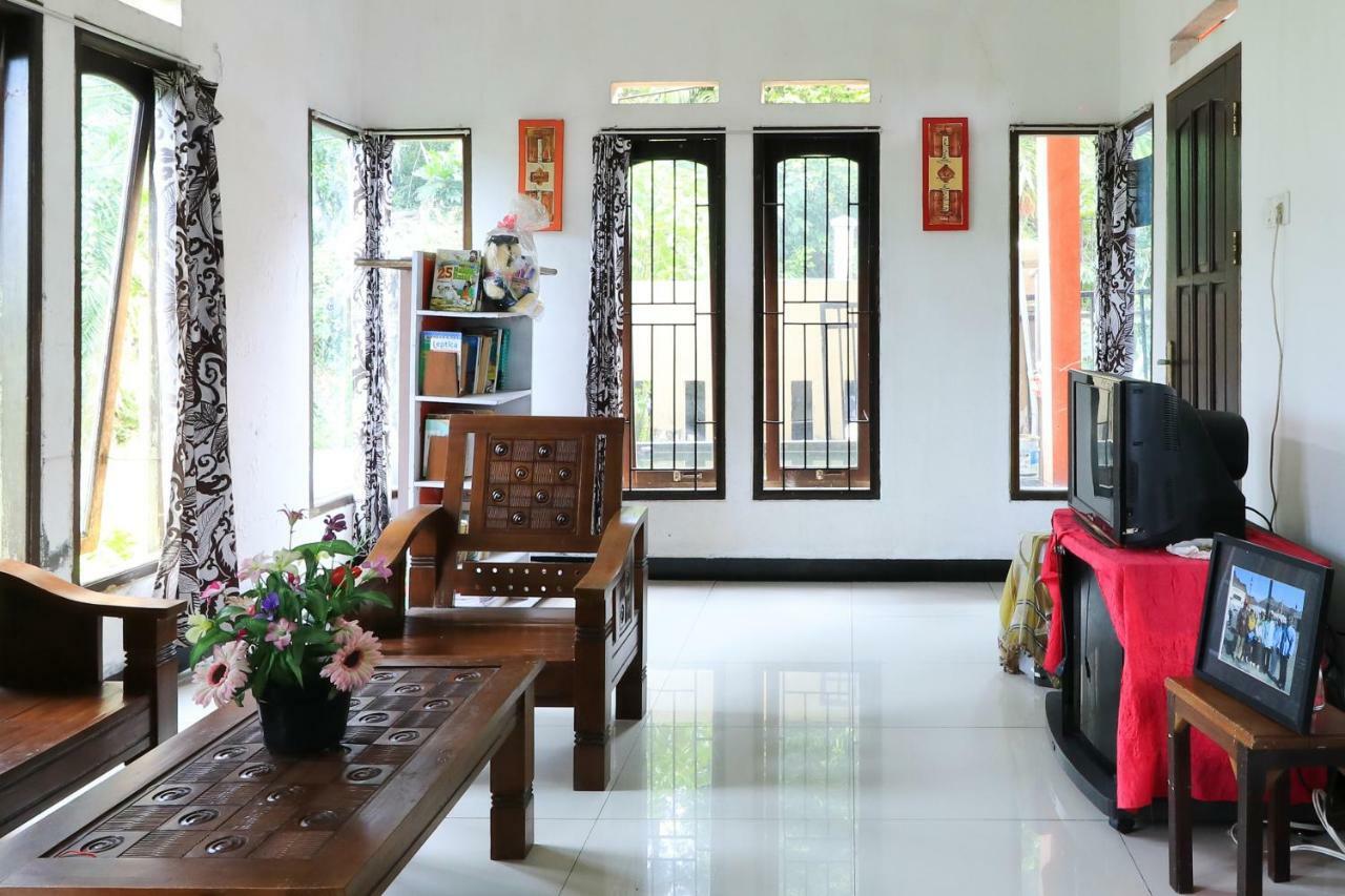 Sentosa76 Guest House Balikpapan  Kültér fotó